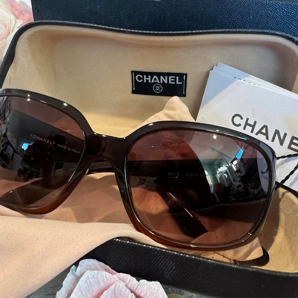CHANEL Designer Sunglasses - Picture 9 of 13